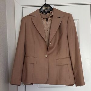 Kasper Women's Classic 3-Piece Pant Suit